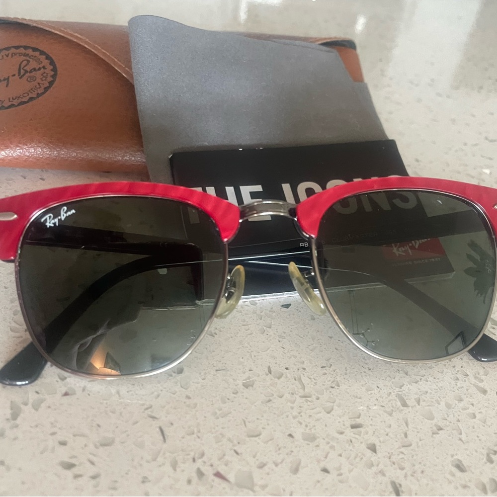 Ray-Ban Clubmaster 3016 series